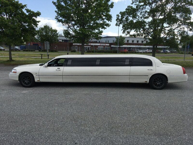Begagnad 2005 Lincoln Town Car Sedan | 169 000 kr - Bild 1/4
