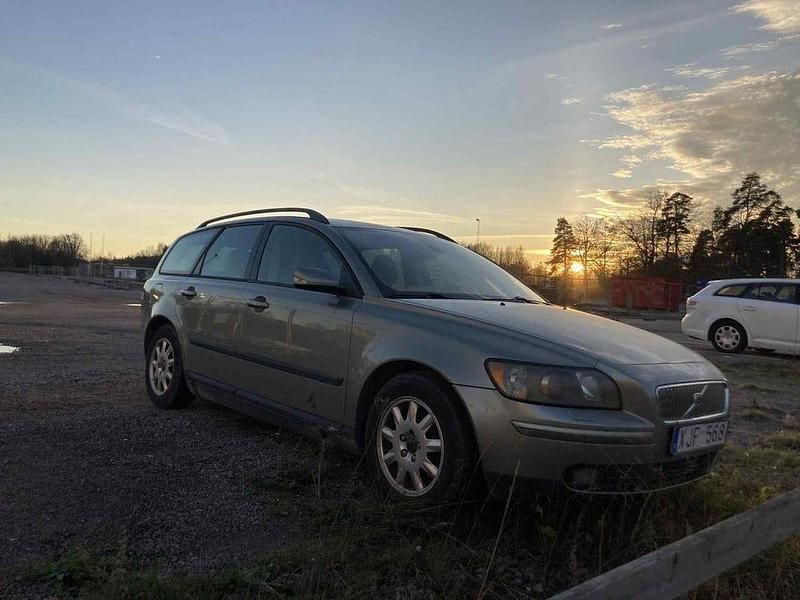 Begagnad 2006 Volvo V50 Kinetic Kombi | 14 000 kr (Superpris) - Bild 1/4