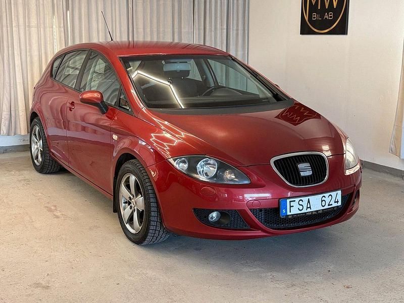 Röd Begagnad 2007 Seat Leon Halvkombi | 14 900 kr - Bild 1/4