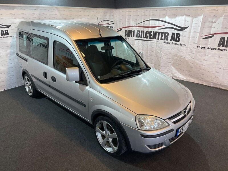 Begagnad Opel Combo 97 HK (71 kW) 2006 Grå Minibuss