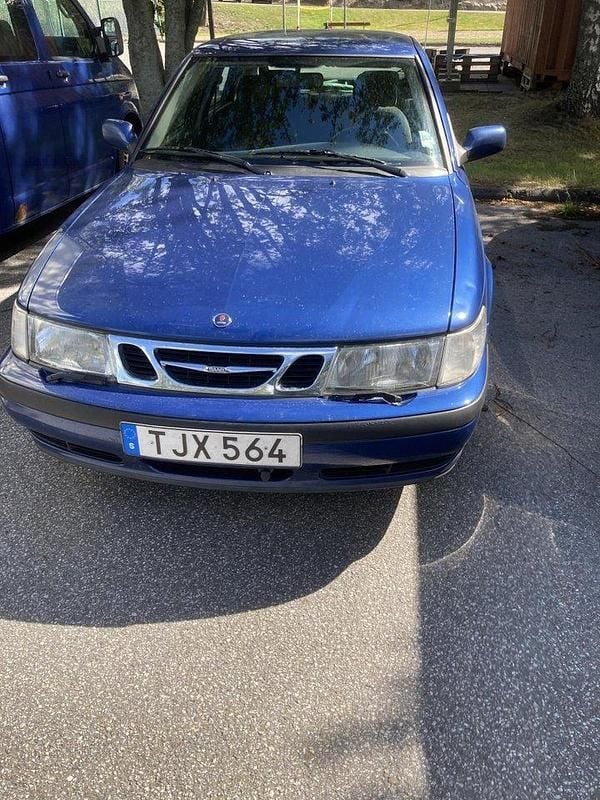 Blå Begagnad 2002 Saab 9-3 Halvkombi | 5 000 kr (Superpris) - Bild 1/4
