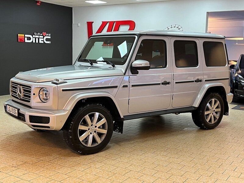 Silver Begagnad 2023 Mercedes G400 SUV | 1 895 000 kr - Bild 1/4