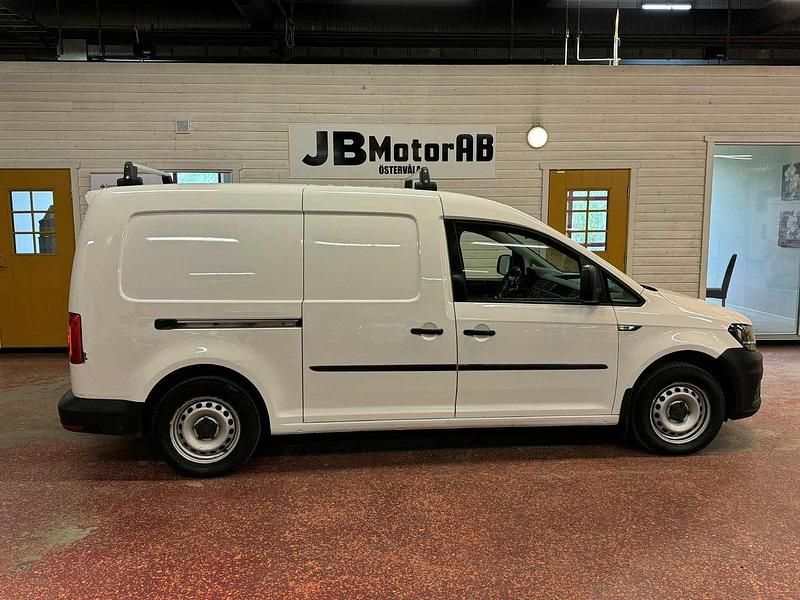 Vit Begagnad 2018 VW Caddy Maxi Minibuss | 119 000 kr (Marknadspris) - Bild 1/4