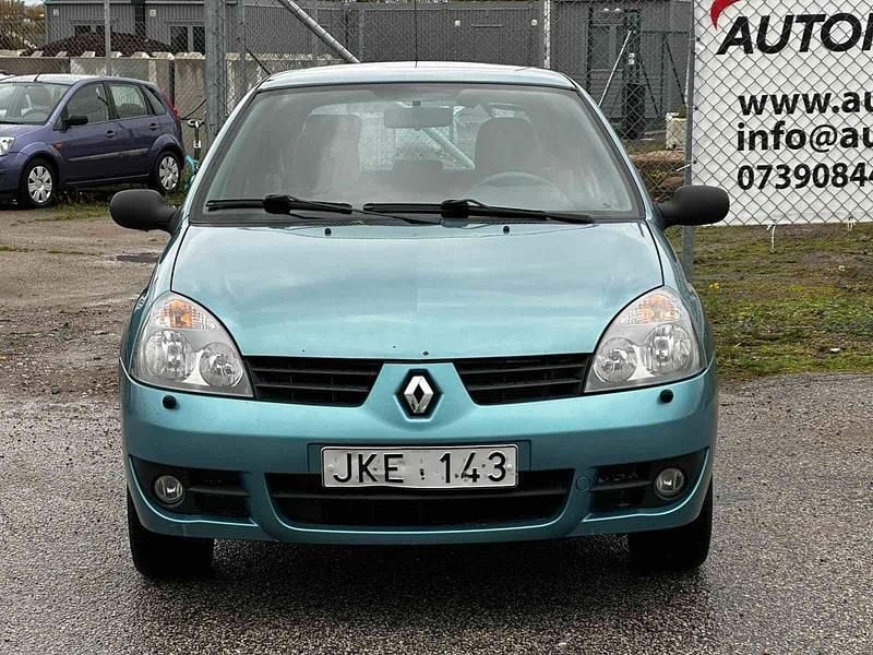 Ljusblå (blå) Begagnad 2008 Renault Clio R.S. Halvkombi | 27 900 kr (Marknadspris) - Bild 1/4
