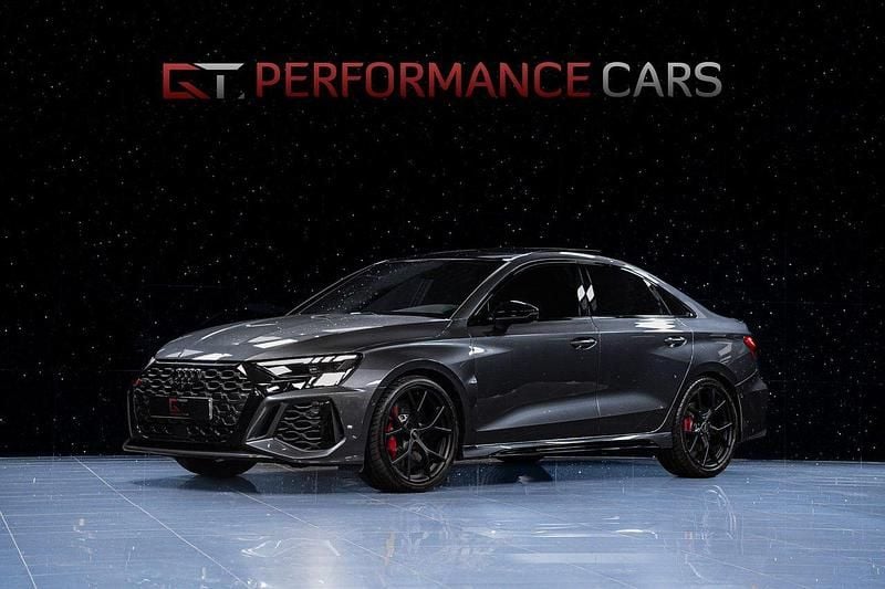 Begagnad 2024 Audi RS3 Design Halvkombi | 679 900 kr (Marknadspris) - Bild 1/4