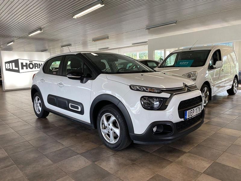 Vit Begagnad 2022 Citroën C3 PureTech Halvkombi | 124 000 kr (Marknadspris) - Bild 1/4