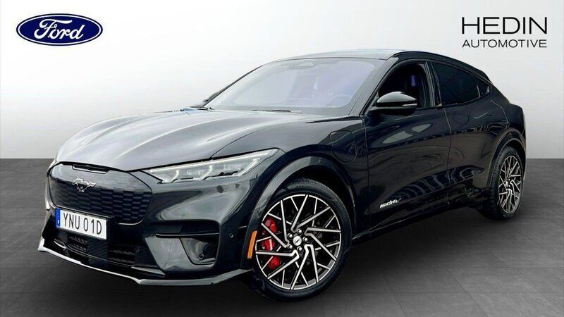 Grå (grey) Begagnad 2021 Ford Mustang Mach-E GT SUV | 399 900 kr - Bild 1/4