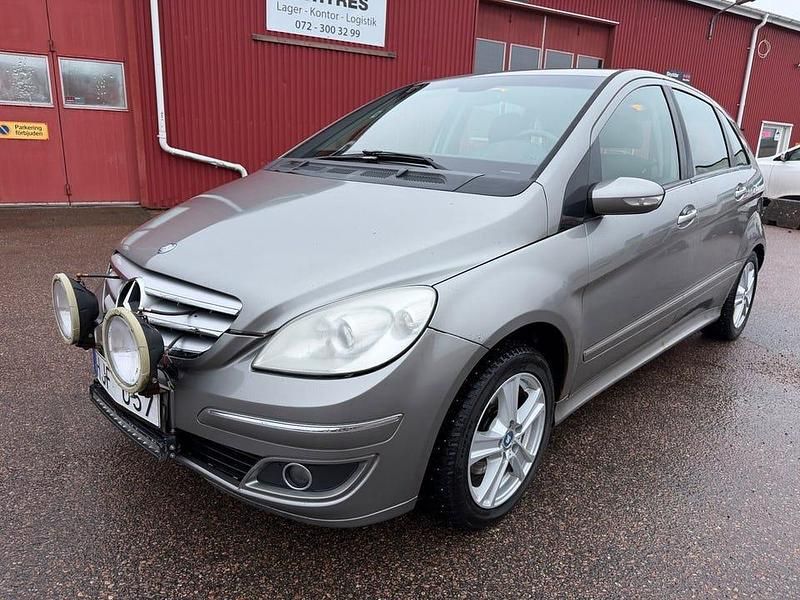 Grå Begagnad 2008 Mercedes B180 Minibuss | 29 900 kr (Dyr) - Bild 1/4