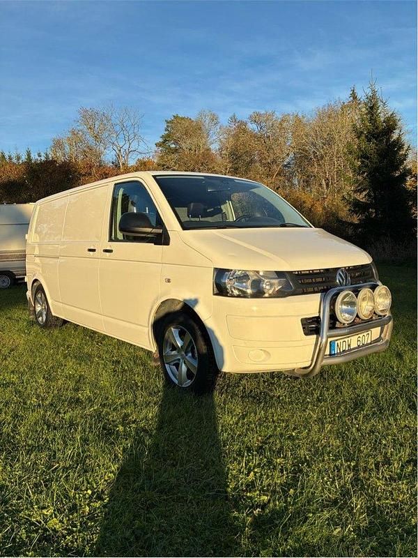 Vit Begagnad 2013 VW T5 Van | 75 000 kr (Superpris) - Bild 1/4