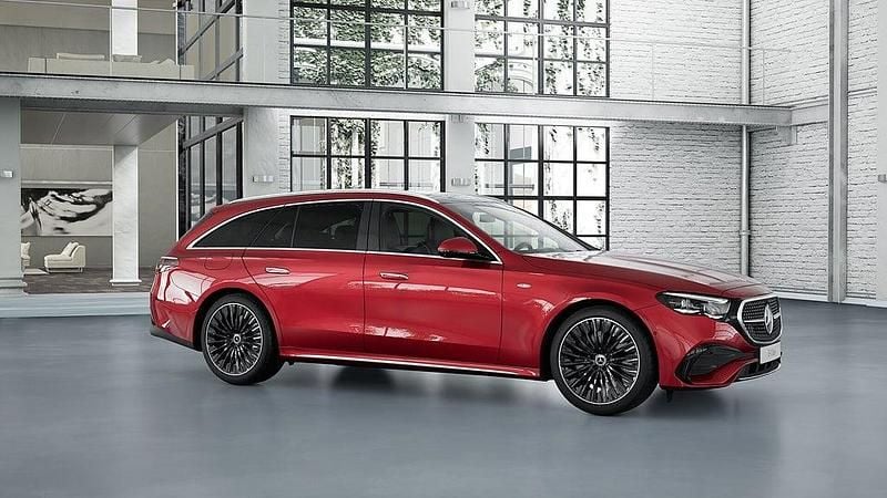 Ny Mercedes E300 313 HK (230 kW) 2025 Manufaktur patagonienröd metallic Kombi