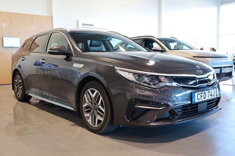 Begagnad Kia Optima Advance 205 HK (150 kW) 2019 Grå metallic Kombi
