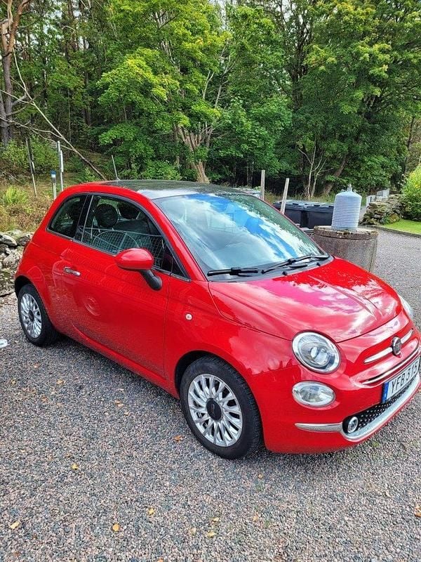 Röd Begagnad 2017 Fiat 500 Halvkombi | 84 900 kr (Bra pris) - Bild 1/4