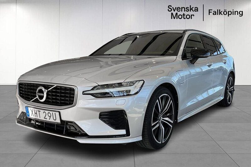 Mörkgrå Begagnad 2020 Volvo V60 R-Design Kombi | 339 900 kr (Marknadspris) - Bild 1/4