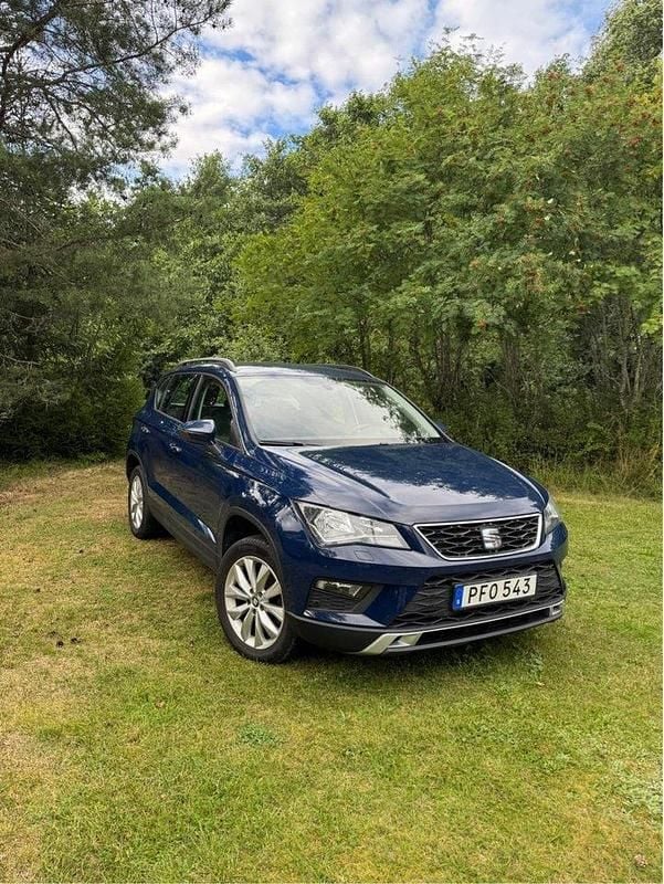 Blå Begagnad 2017 Seat Ateca Ecomotive SUV | 135 000 kr (Marknadspris) - Bild 1/4