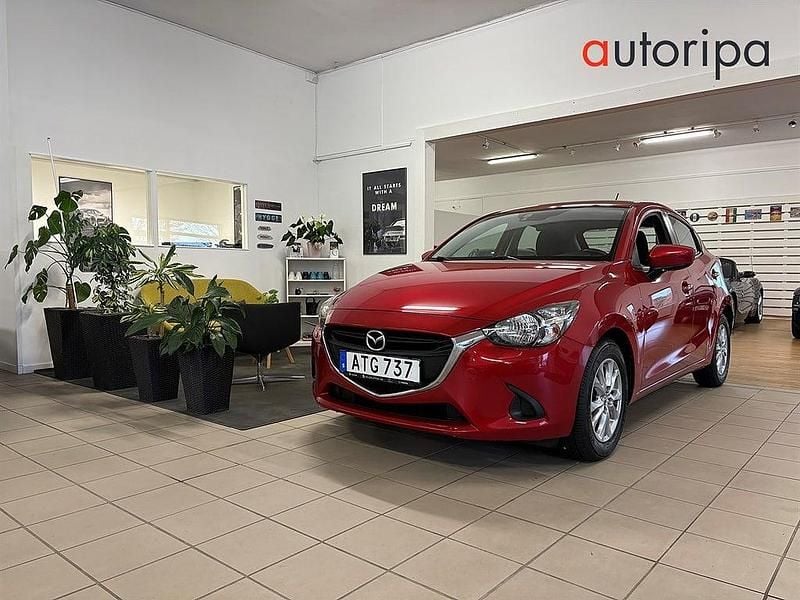 Röd Begagnad 2015 Mazda 2 Halvkombi | 109 900 kr (Marknadspris) - Bild 1/4