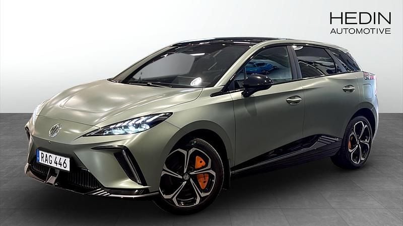 Begagnad MG MG4 EV 319 kW (435 HK) 2023 Grön Halvkombi