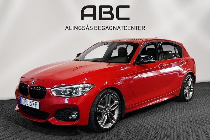 Röd Begagnad 2019 BMW 120 M Sport Halvkombi | 219 000 kr (Marknadspris) - Bild 1/4