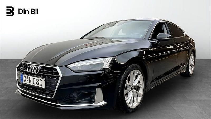 Svart Begagnad 2021 Audi A5 Sportback Advanced Plus Halvkombi | 299 000 kr (Marknadspris) - Bild 1/4