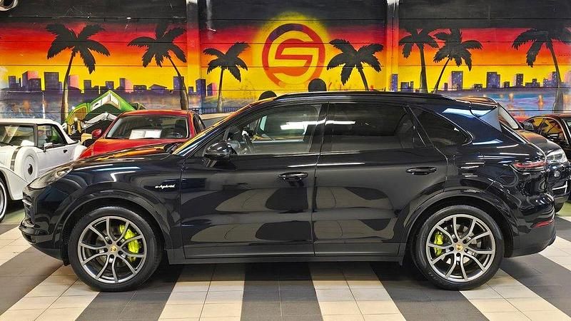 Svart Begagnad 2020 Porsche Cayenne SUV | 769 000 kr (Dyr) - Bild 1/4