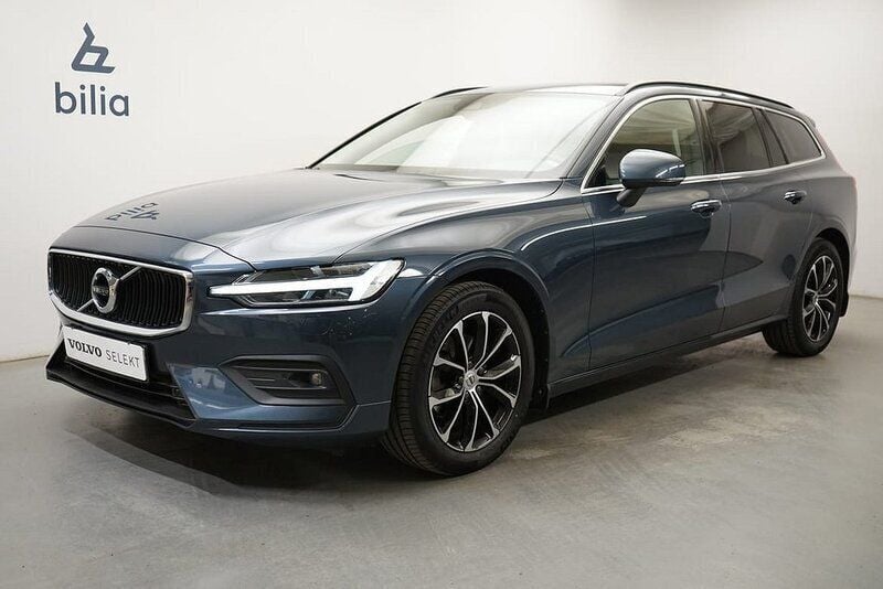 Mörkblå Begagnad 2021 Volvo V60 Pro Kombi | 329 900 kr (Lite dyr) - Bild 1/3