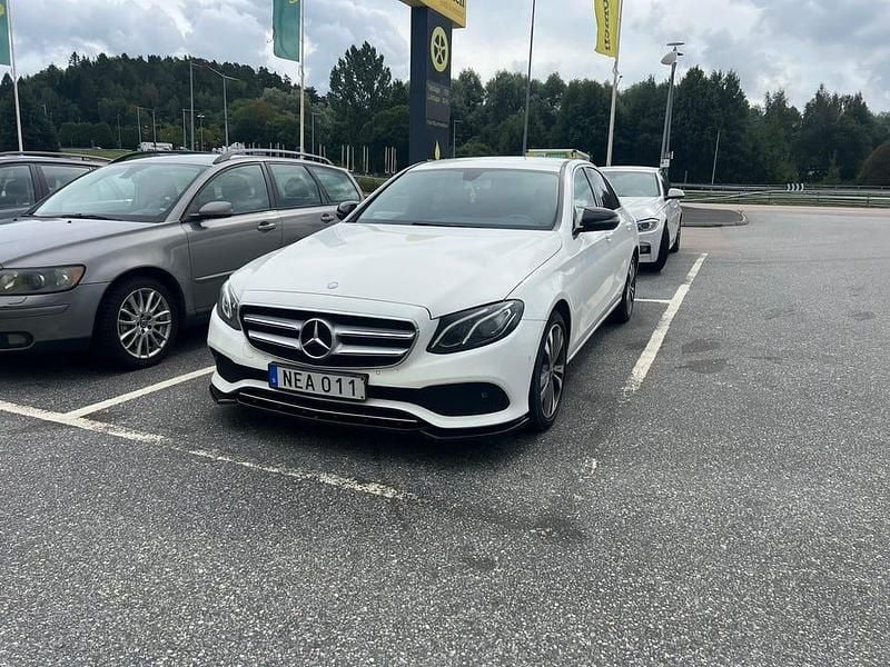 Begagnad 2017 Mercedes E220 Sedan | 210 000 kr (Bra pris) - Bild 1/4