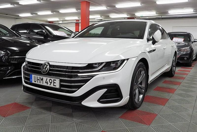 Vit Begagnad 2021 VW Arteon R-line Halvkombi | 259 500 kr (Lite dyr) - Bild 1/4
