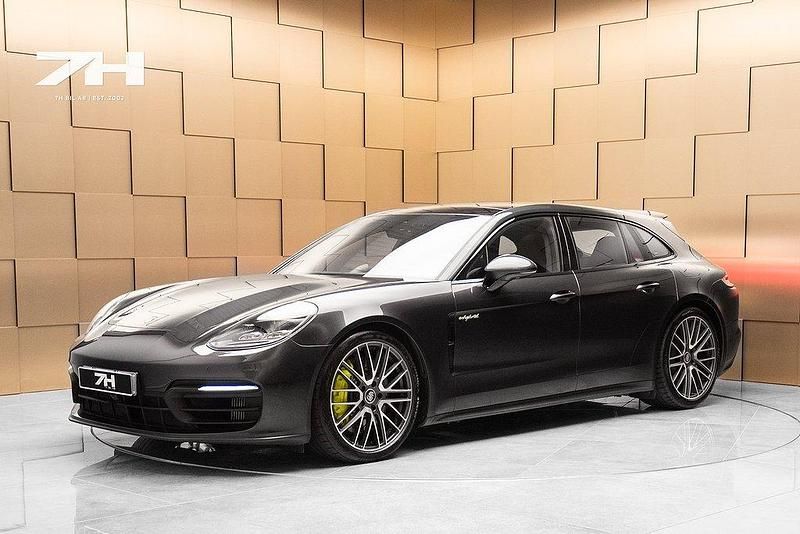 Mörkgrå Begagnad 2021 Porsche Panamera 4S Sport Turismo Sedan | 898 000 kr - Bild 1/4