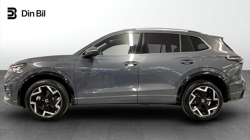 Begagnad VW Tiguan R-line 177 HK (130 kW) 2024 Grå SUV