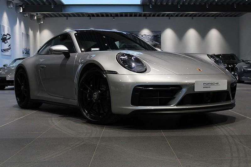 Gt silver metallic Begagnad 2021 Porsche 911 Carrera 4 GTS Sportkupé | 1 525 000 kr - Bild 1/4