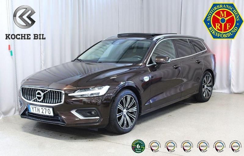 Mörkbrun Begagnad 2018 Volvo V60 Inscription Kombi | 309 900 kr (Marknadspris) - Bild 1/4