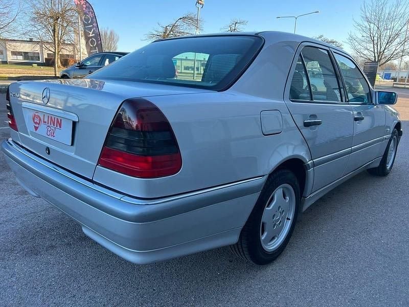 Begagnad Mercedes C240 Elegance 170 HK (125 kW) 1997 Sedan