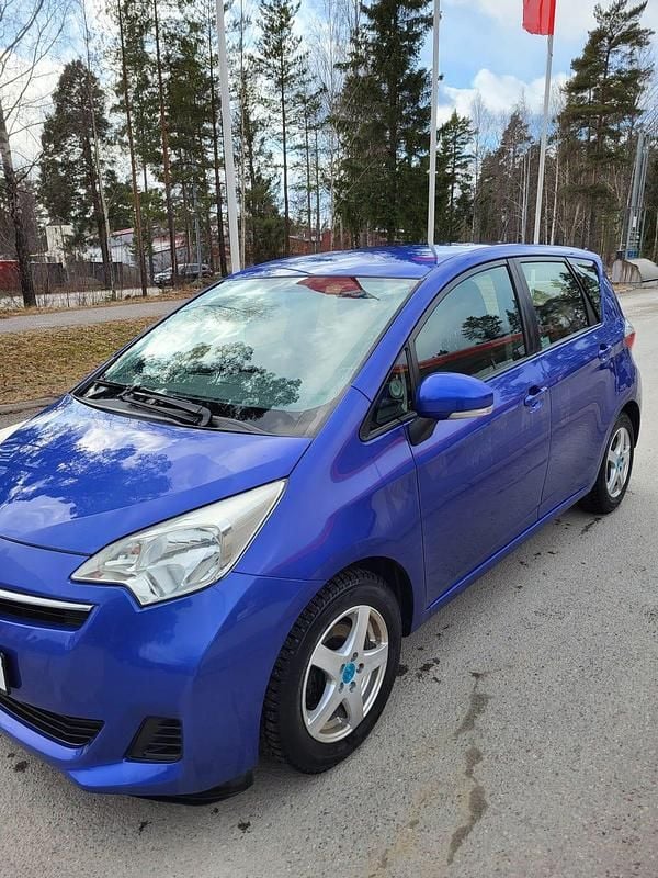 Begagnad 2011 Toyota Verso-S Multidrive S Minibuss | 95 000 kr (Bra pris) - Bild 1/4