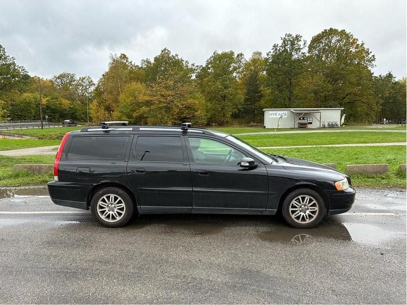 Svart Begagnad 2007 Volvo V70 Kinetic Kombi | 18 000 kr (Superpris) - Bild 1/4