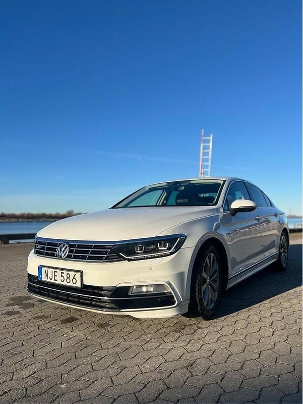 Begagnad VW Passat GT 190 HK (139 kW) 2016 Vit Sedan