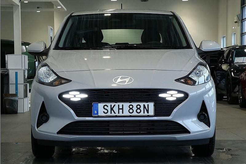 Ny Hyundai i10 Essential 63 HK (46 kW) 2025 Lumen grey pearl Halvkombi