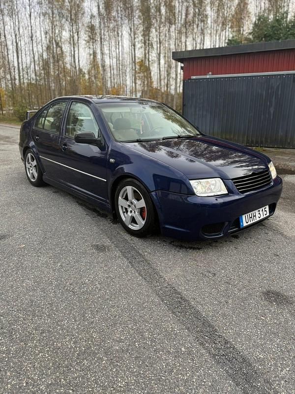 Begagnad 2003 VW Bora Sedan | 17 000 kr - Bild 1/3