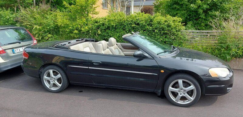 Svart Begagnad 2004 Chrysler Sebring Cabriolet Cab | 39 000 kr - Bild 1/4