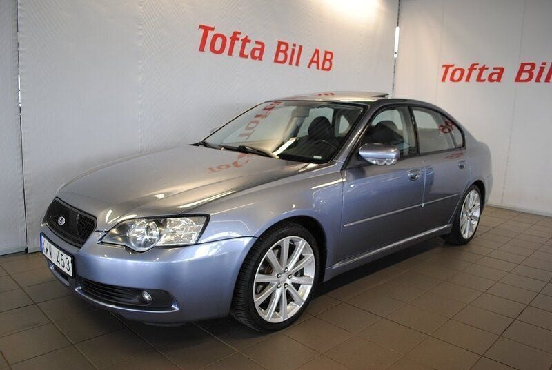 Blå Begagnad 2005 Subaru Legacy Sedan | 69 000 kr (Dyr) - Bild 1/4