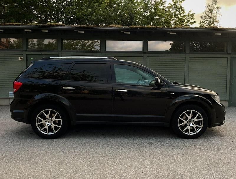Svart Begagnad 2013 Fiat Freemont SUV | 69 900 kr (Marknadspris) - Bild 1/4