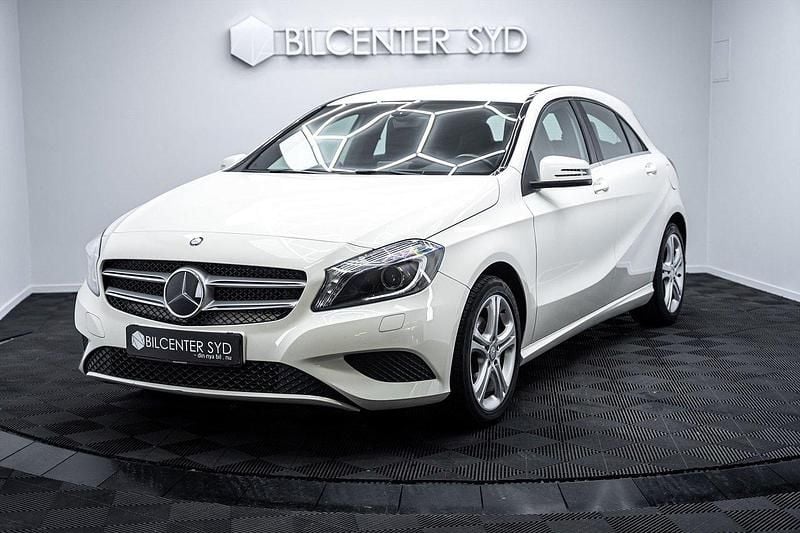 Vit Begagnad 2014 Mercedes A180 Urban Kombi | 159 900 kr (Marknadspris) - Bild 1/4