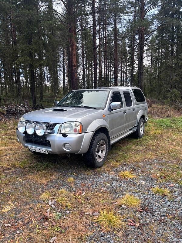 Begagnad 2002 Nissan Navara Pickup | 39 000 kr (Dyr) - Bild 1/1