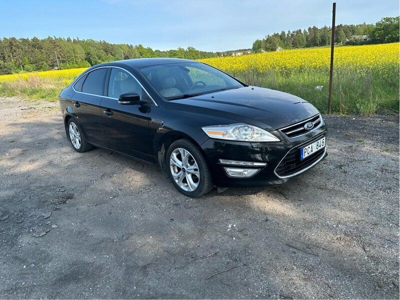 Svart Begagnad 2011 Ford Mondeo Business Edition Halvkombi | 55 000 kr (Marknadspris) - Bild 1/4