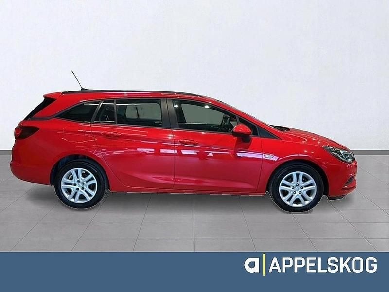 Begagnad Opel Astra 125 HK (91 kW) 2017 Röd Kombi