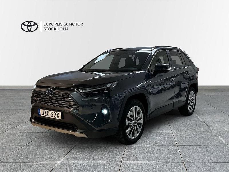 Mörkgrå Begagnad 2023 Toyota RAV4 Hybrid Executive SUV | 489 900 kr (Lite dyr) - Bild 1/4