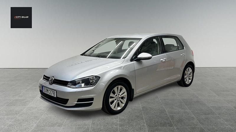 Silver Begagnad 2012 VW Golf VII Halvkombi | 84 900 kr (Marknadspris) - Bild 1/4