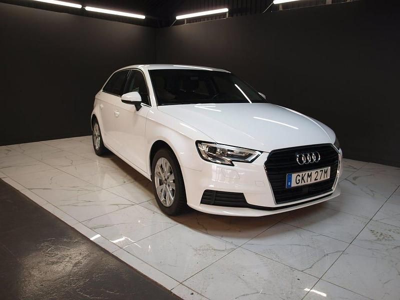 Vit Begagnad 2020 Audi A3 Proline | 189 900 kr (Marknadspris) - Bild 1/4