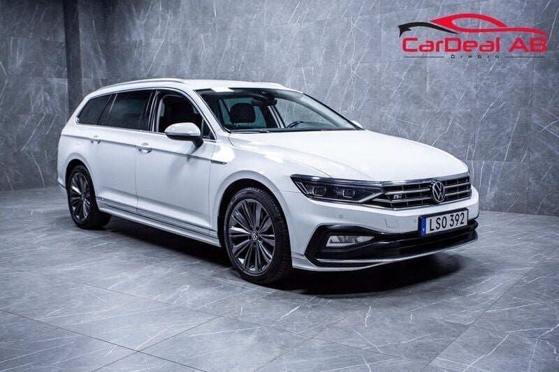 Vit Begagnad 2021 VW Passat R-line Kombi | 214 800 kr (Bra pris) - Bild 1/4