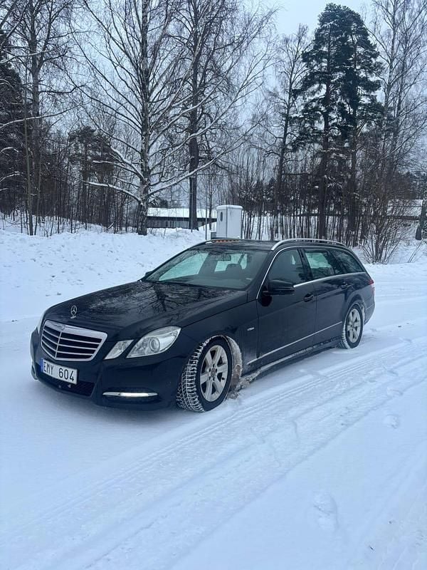 Begagnad 2011 Mercedes E220 | 90 000 kr (Marknadspris) - Bild 1/4