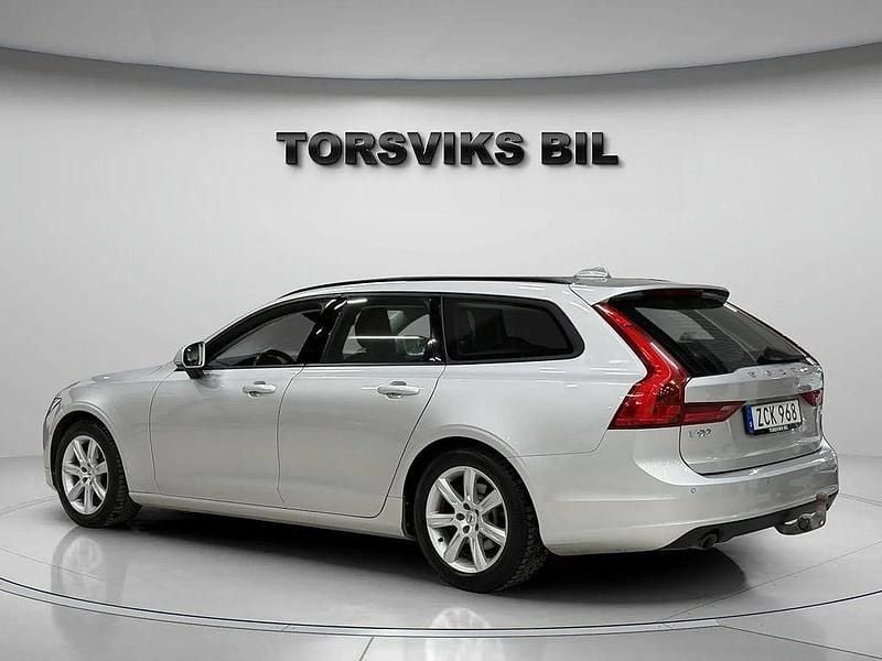 Begagnad Volvo V90 Kinetic 190 HK (139 kW) 2017 Silvermet Kombi
