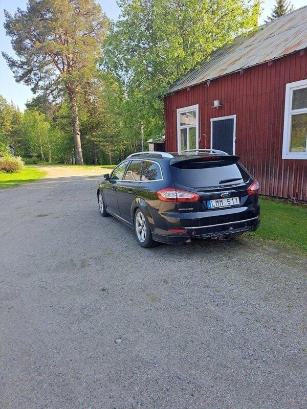Svart Begagnad 2012 Ford Mondeo Business Edition Kombi | 35 000 kr (Dyr) - Bild 1/4